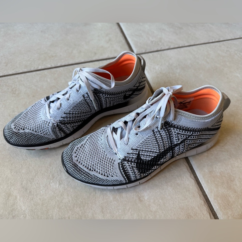 Nike Women's Free TR Flyknit Training Shoe- Size 6.5